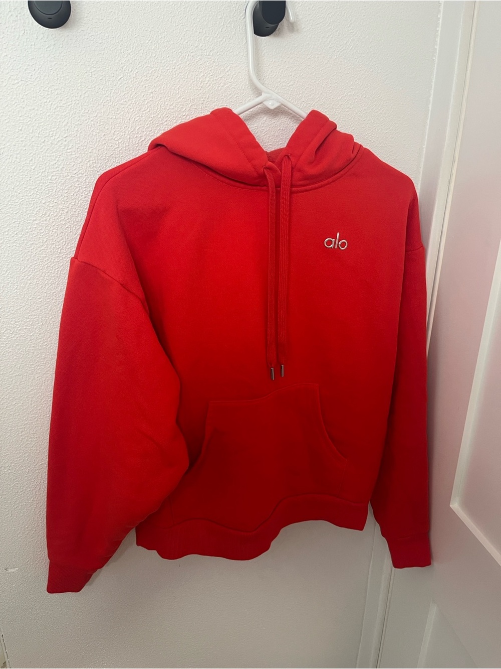 Accolade Hoodie ALO Yoga women’s bright Red Crewneck Hoodie